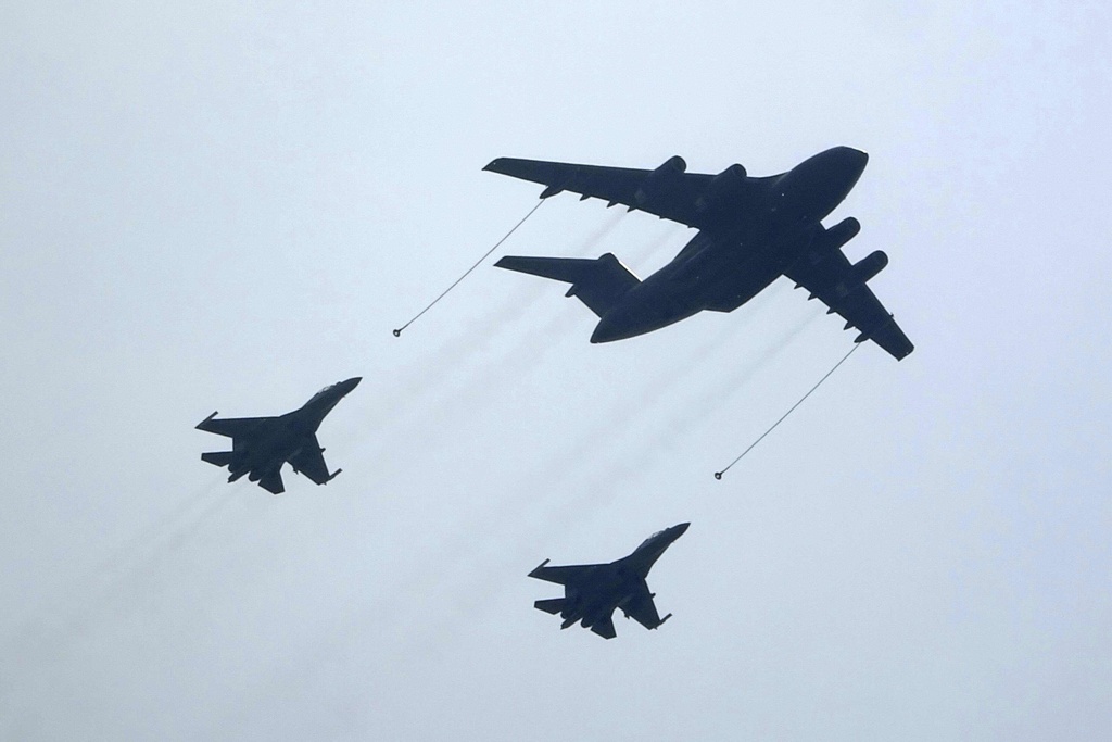 Venezuela, Pentagono: “Sorvolo di aerei militari su nave Usa provocatorio”