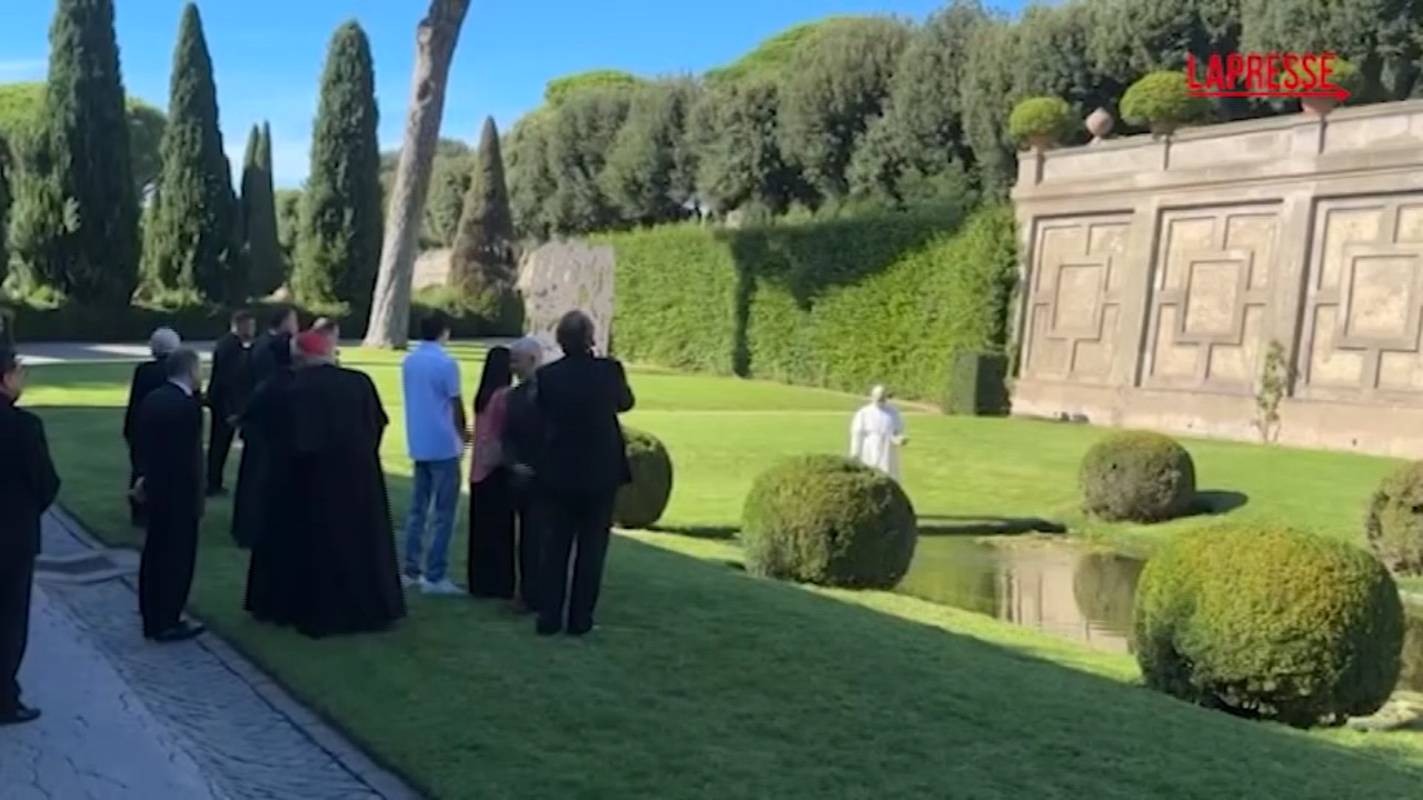 Papa a Castel Gandolfo per inaugurazione Borgo Laudato Sì Papa a Castel Gandolfo per inaugurazione Borgo Laudato Sì