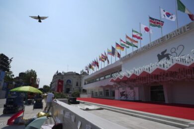Mostra del Cinema Venezia 2025, domani la premiazione: i film favoriti