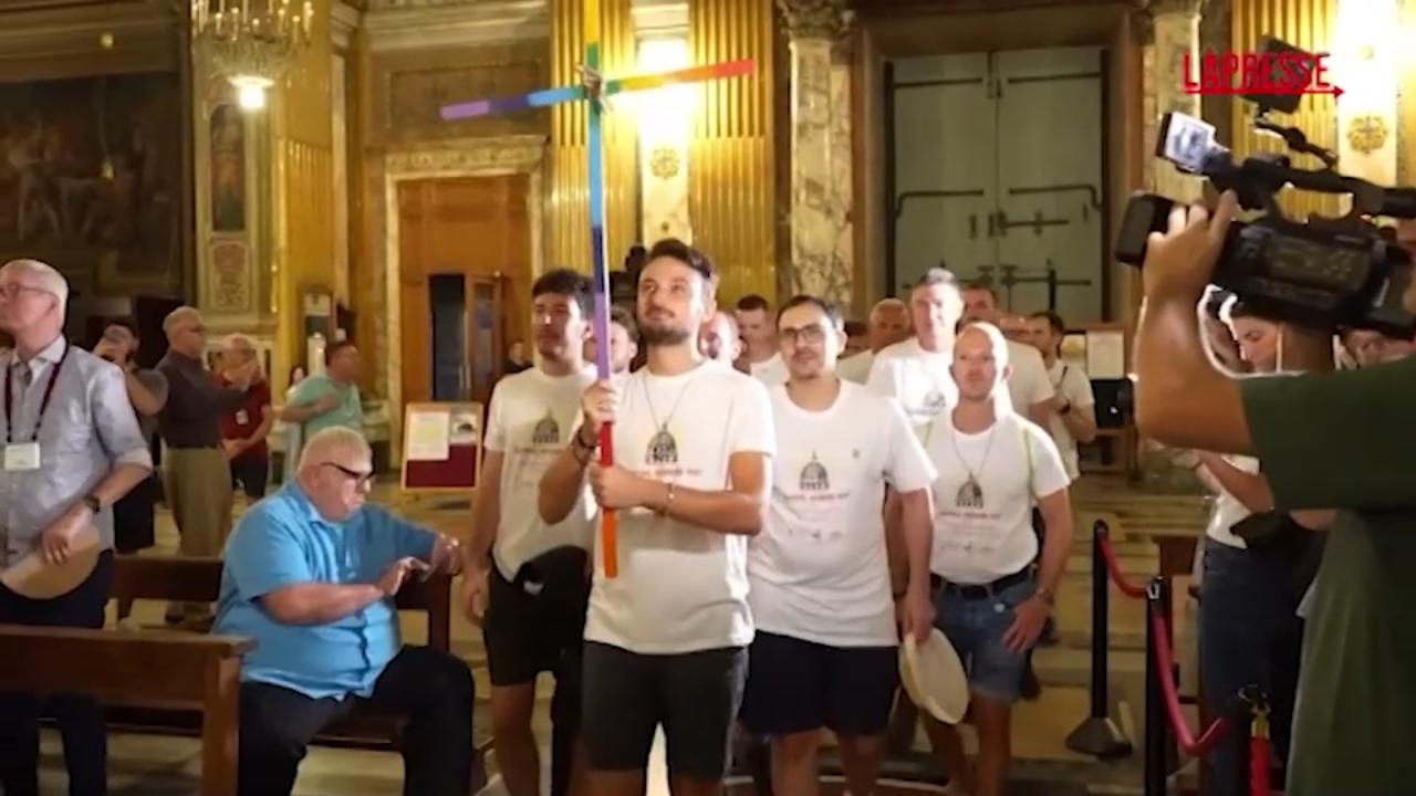 Giubileo Cattolici Lgbtq+, centinaia di persone a Roma per la veglia
