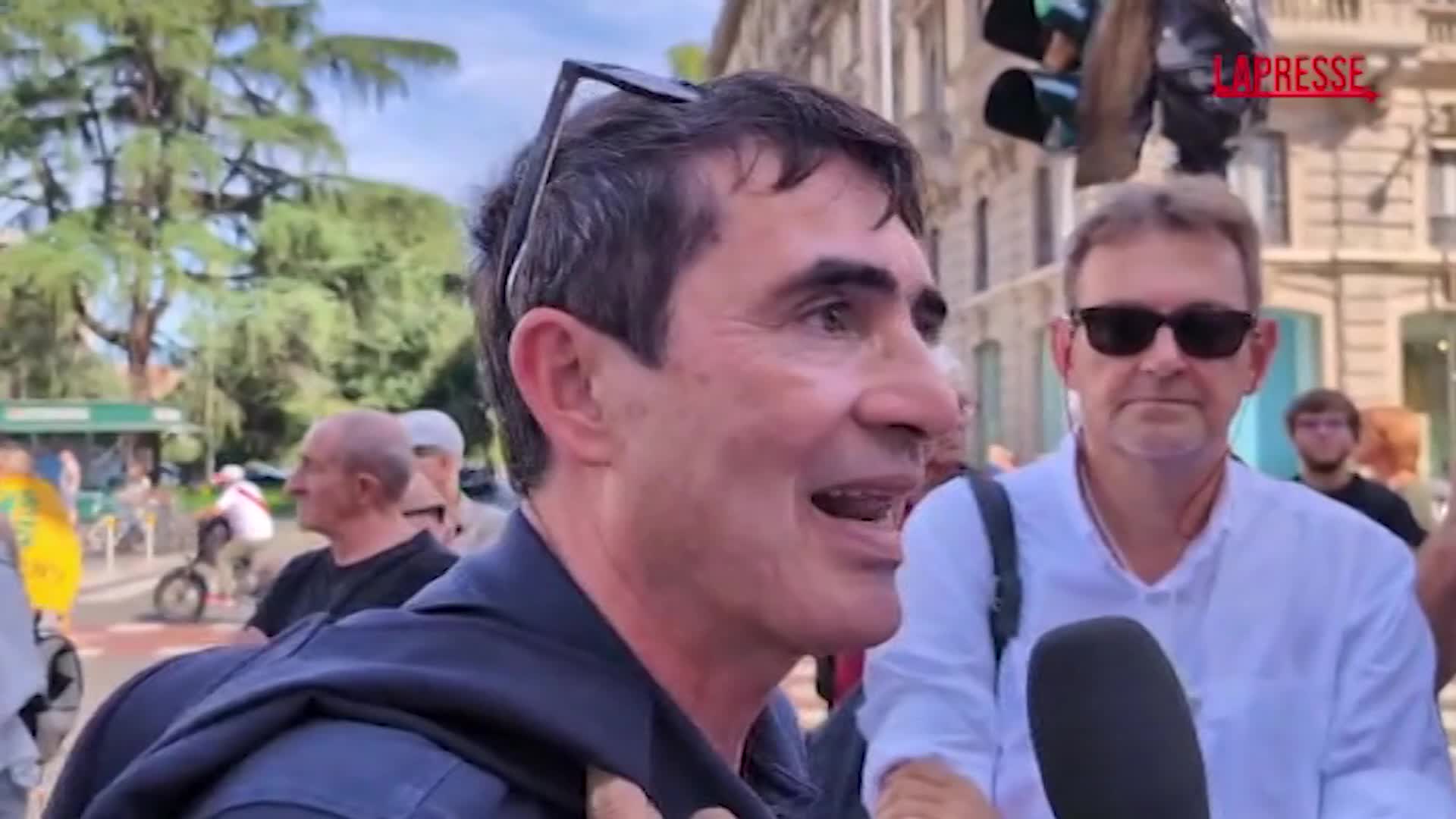 Leoncavallo, anche Fratoianni al corteo dei centri sociali: "Spazi che producono cultura andrebbero difesi" Leoncavallo, anche Fratoianni al corteo dei centri sociali: "Spazi che producono cultura andrebbero difesi"