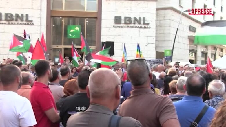 Napoli, presidio Cgil per Gaza: "Va fermato il genocidio"