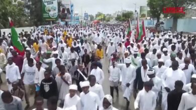 Somalia, a Mogadiscio si celebra il compleanno di Maometto: le immagini