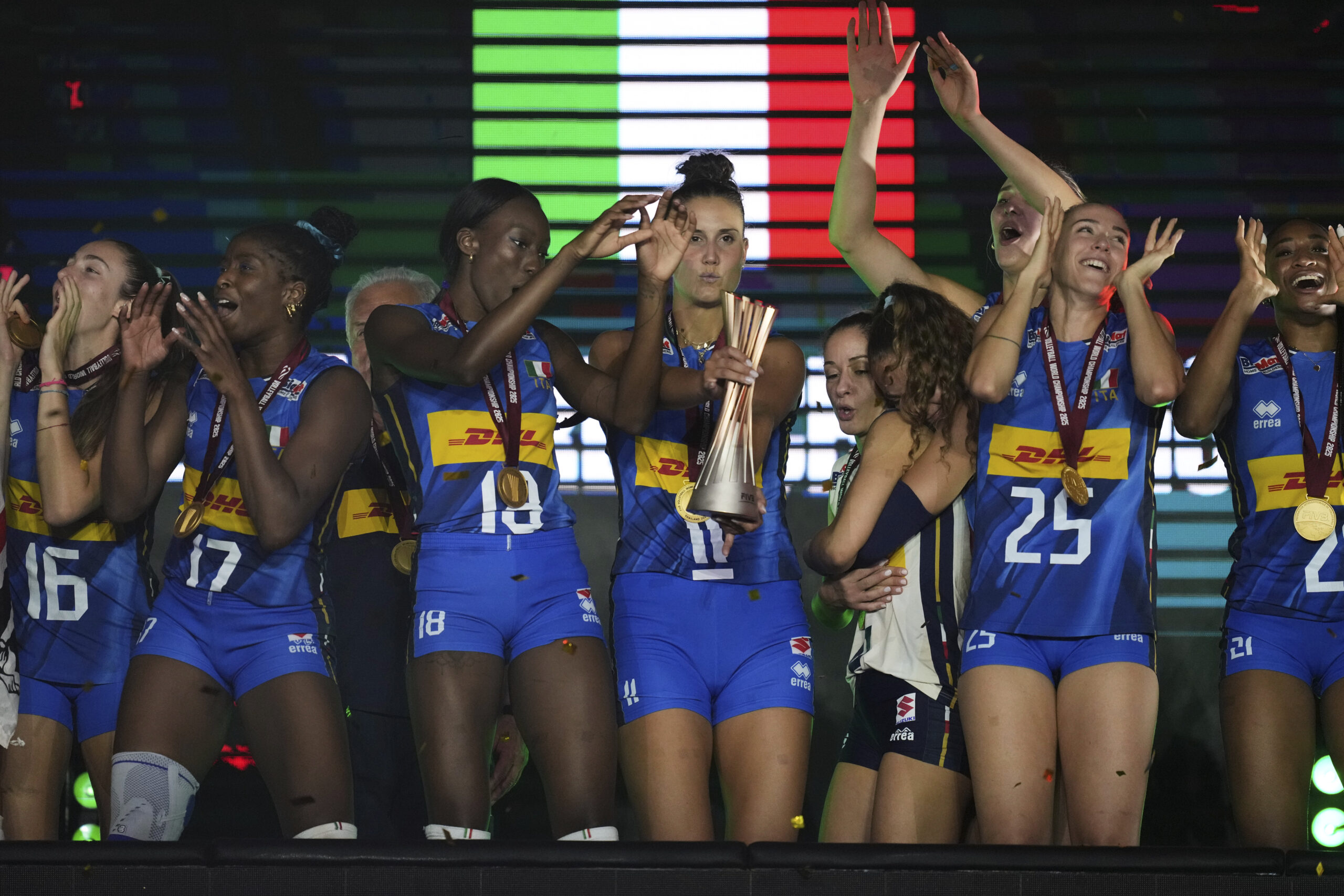 Mondiali volley femminile 2025, trionfo Italia: le foto della finale Mondiali volley femminile 2025, trionfo Italia: le foto della finale