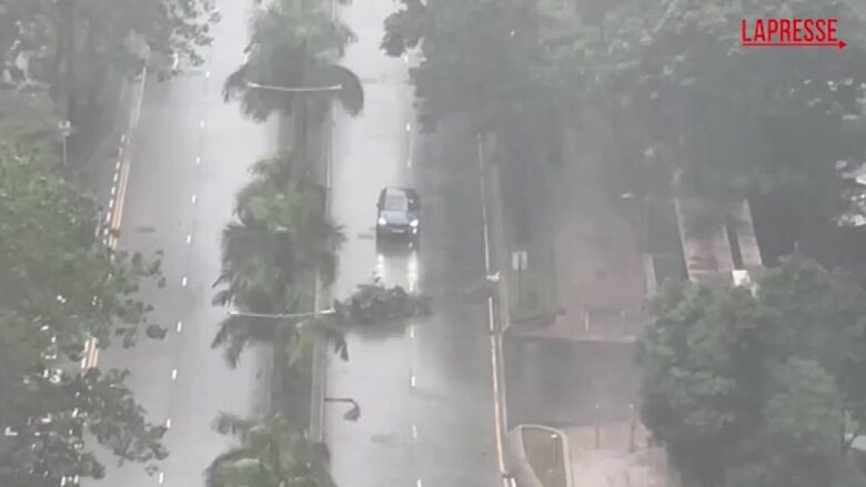 Hong Kong, arriva la tempesta tropicale Tapah: piogge torrenziali e forti raffiche di vento