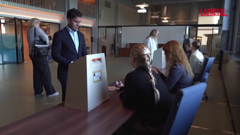 Elezioni in Norvegia, le code ai seggi