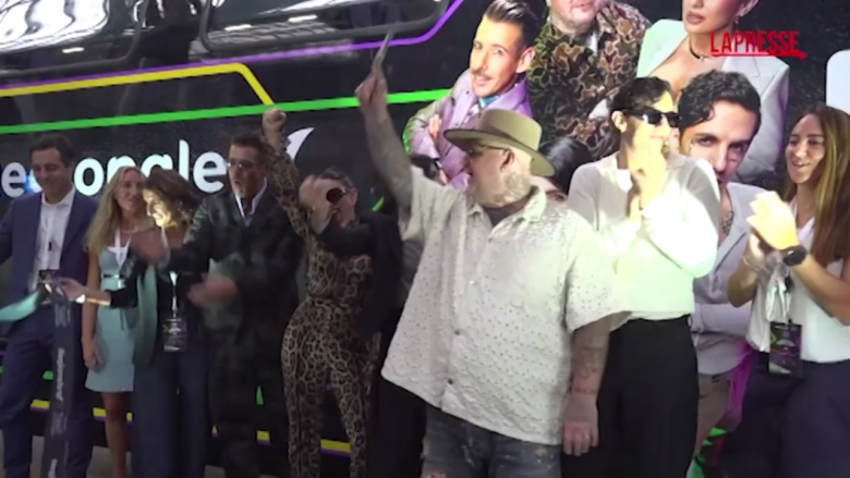 Trenitalia presenta 'Livrea', il nuovo treno regionale brandizzato X Factor