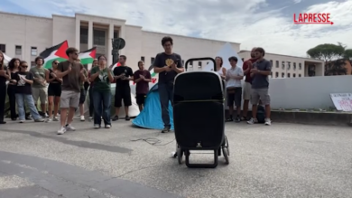 Gaza, Global Flotilla colpita da drone: "Ora siamo in un porto sicuro"