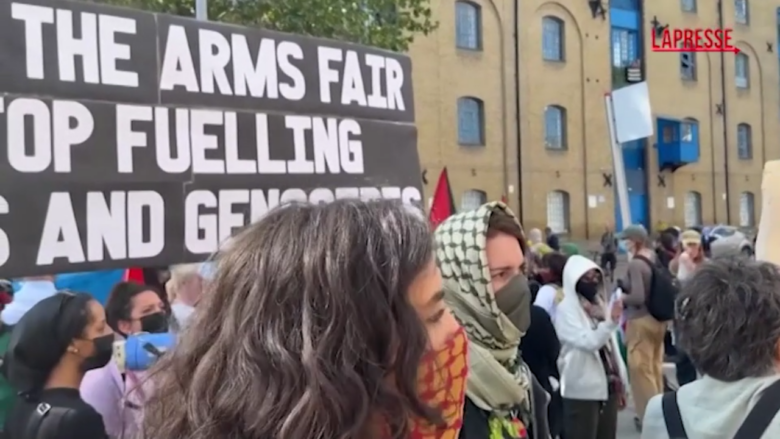 Londra, protesta contro la vendita di armi a Israele