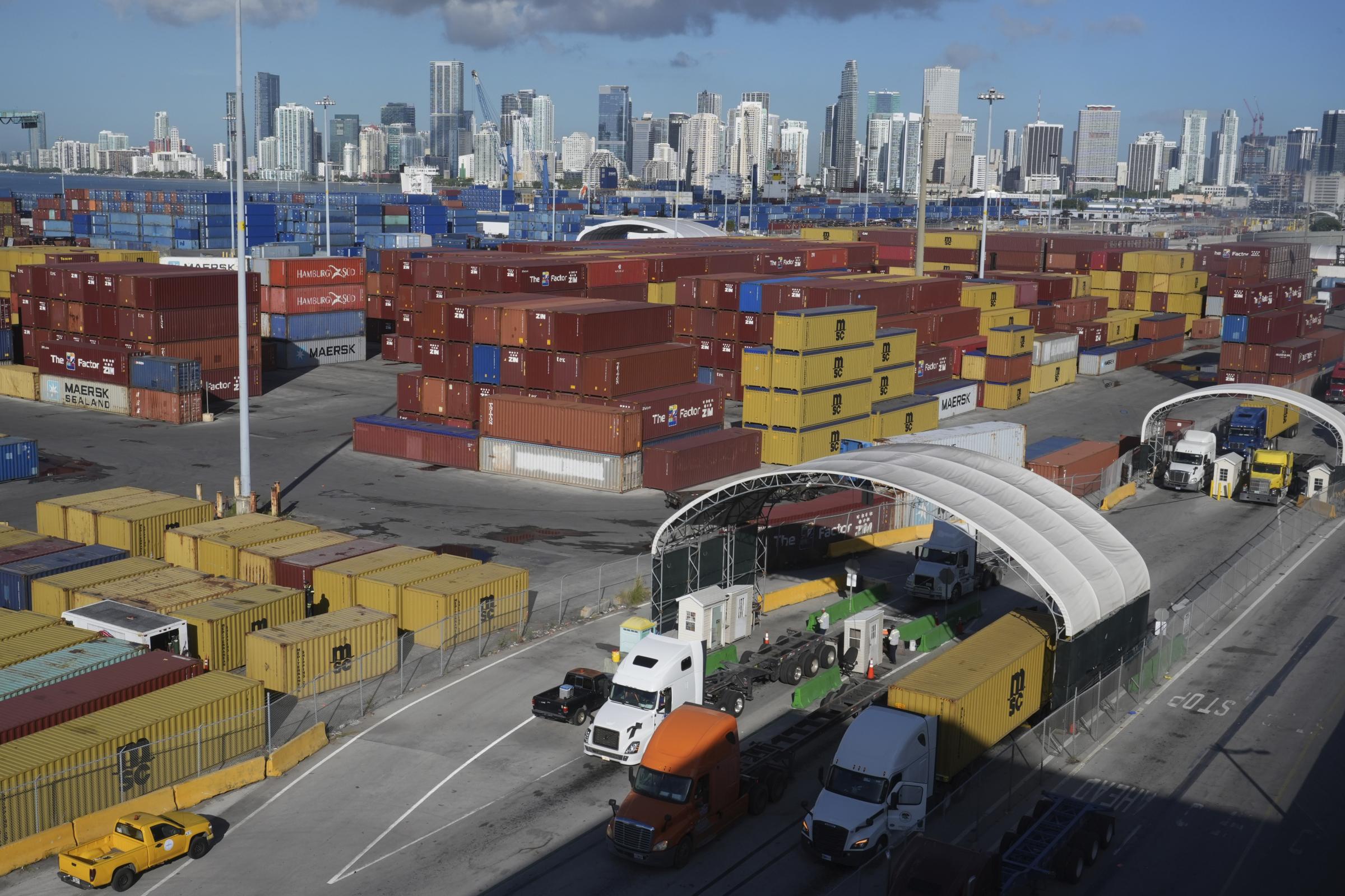 Dazi: Corte Suprema accoglie appello presentato da Trump, udienza a novembre