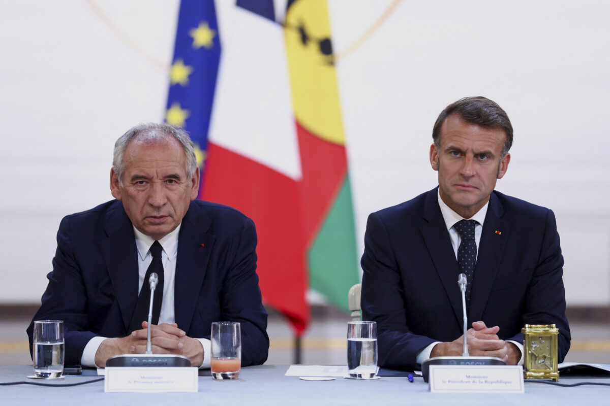 francia cade il governo bayrou ma macron tira dritto