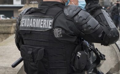 Francia, attacco con coltello in scuola ad Antibes: due feriti