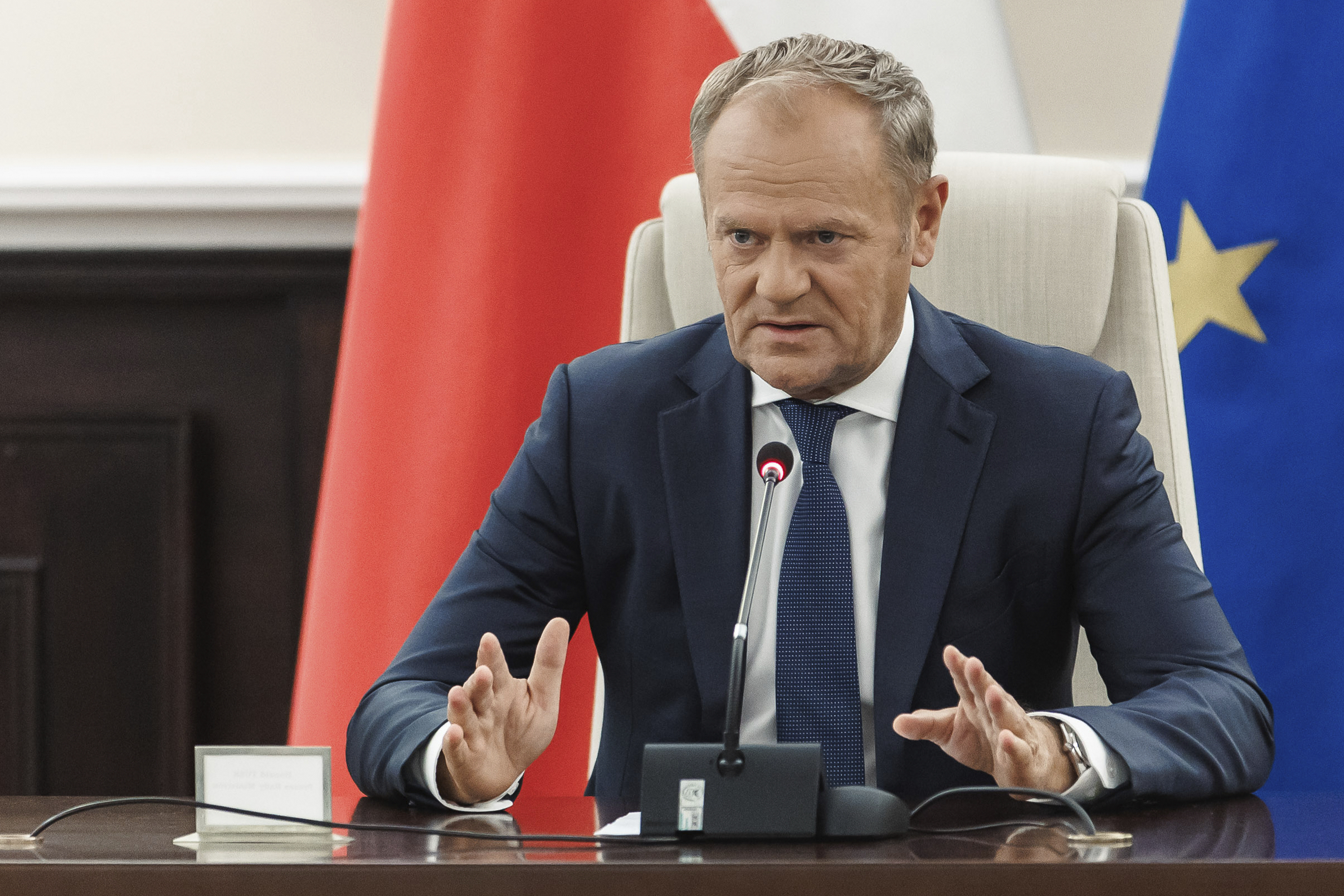 Droni russi in Polonia, Tusk invoca articolo 4 della Nato: “Più vicini che mai a conflitto da Seconda guerra mondiale”