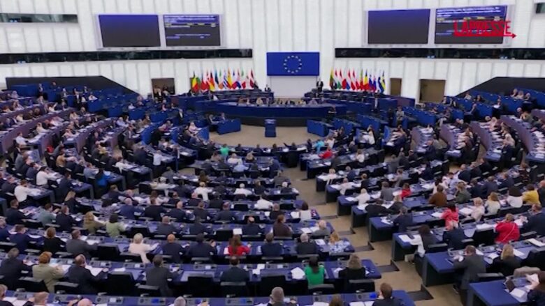 Gaza, Parlamento europeo approva risoluzione comune: le immagini del voto
