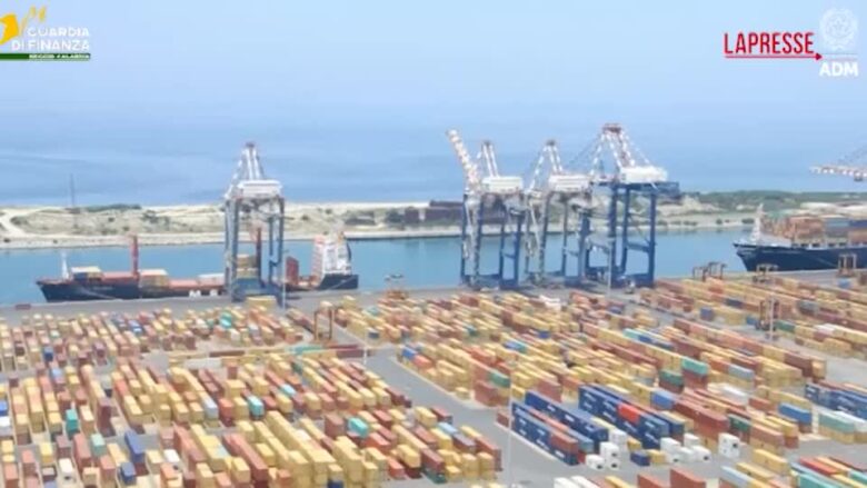 Gioia Tauro, sequestrati 288 kg di cocaina: il video della Guardia di Finanza