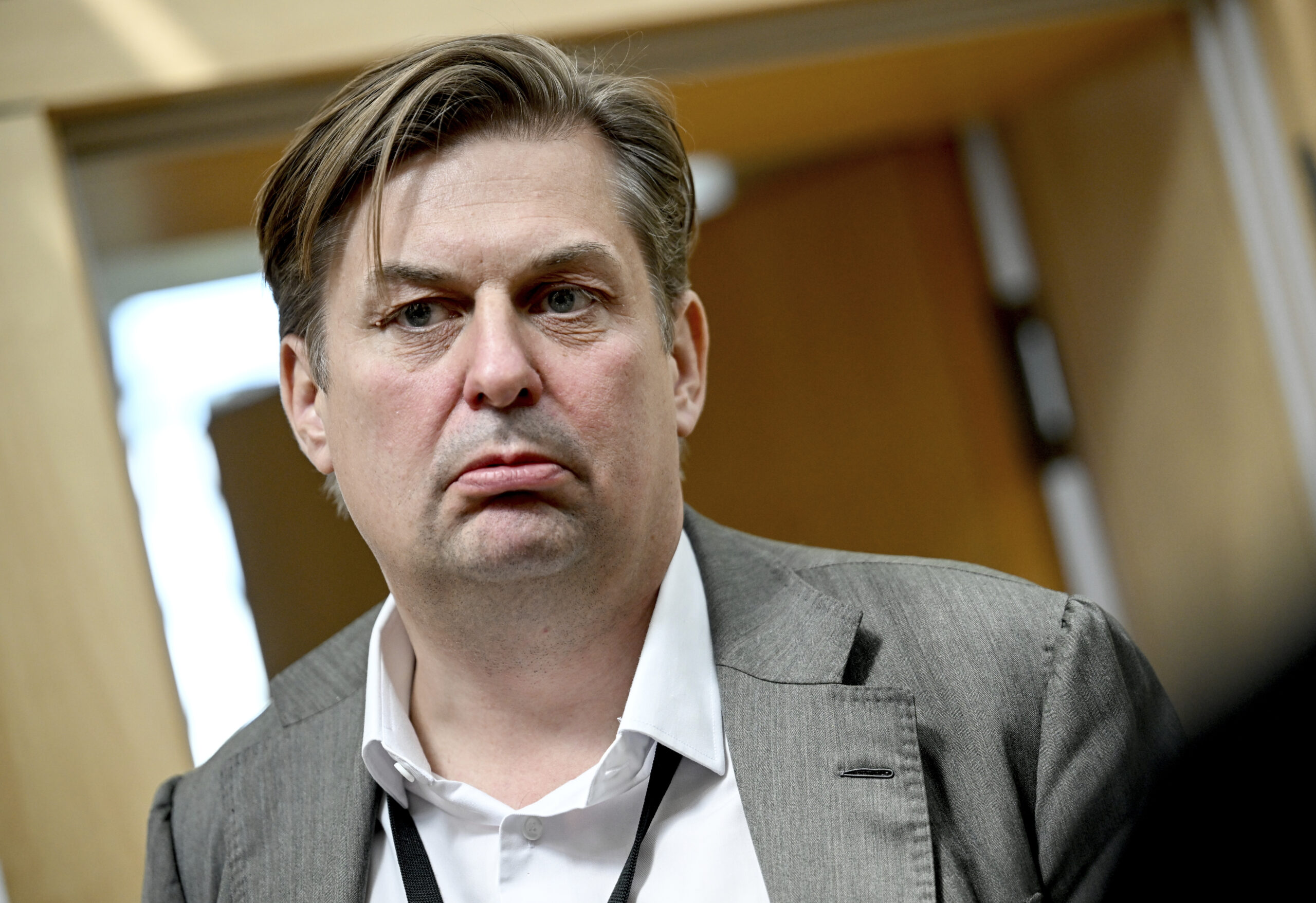 Germania, revocata l’immunità al deputato di AfD Krah: accusato di corruzione e riciclaggio