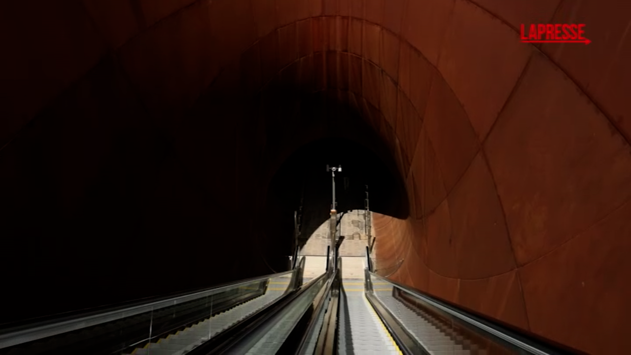 napoli inaugurata la stazione eav realizzata da anish kapoor a monte sant angelo