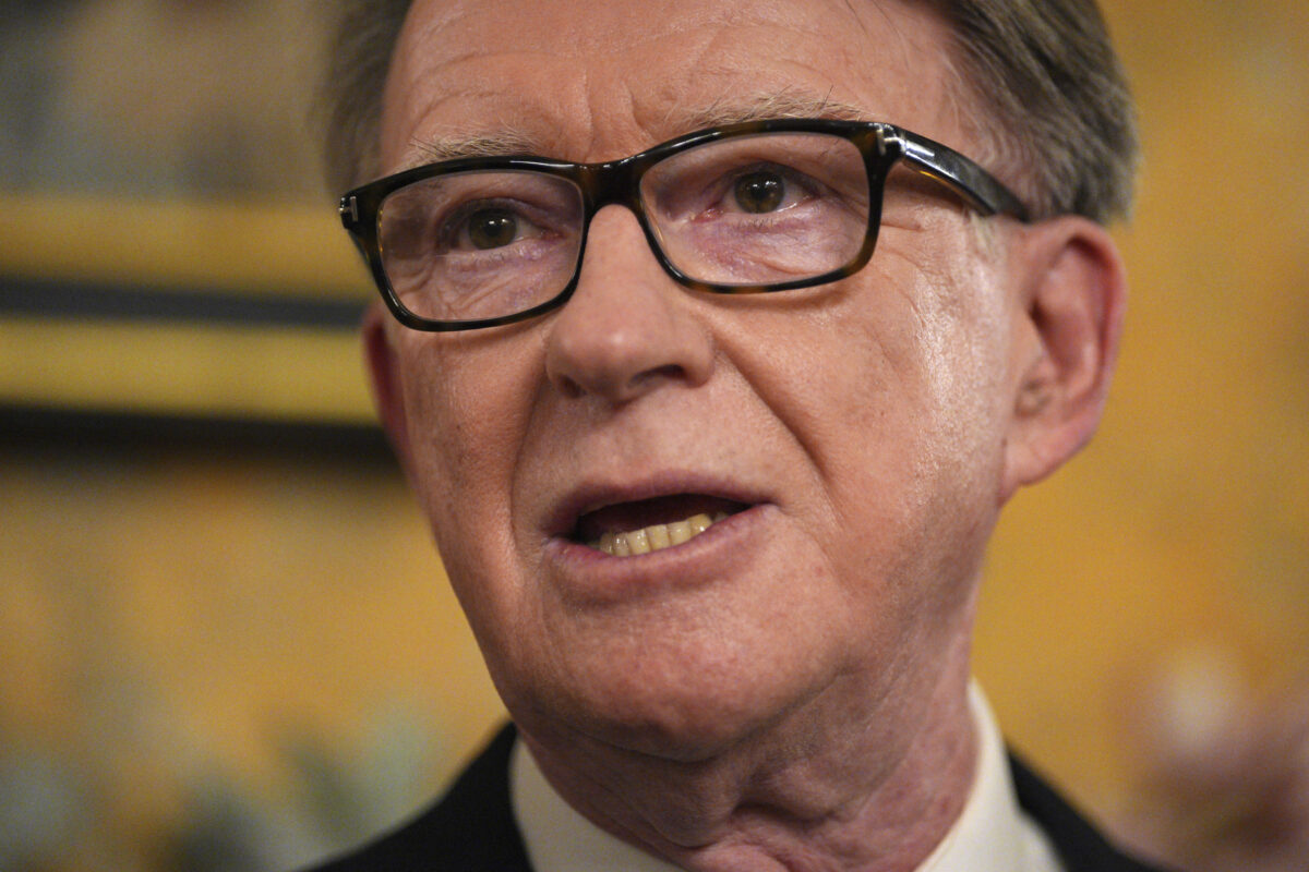 Caso Epstein, Starmer rimuove l’ambasciatore negli Stati Uniti Mandelson