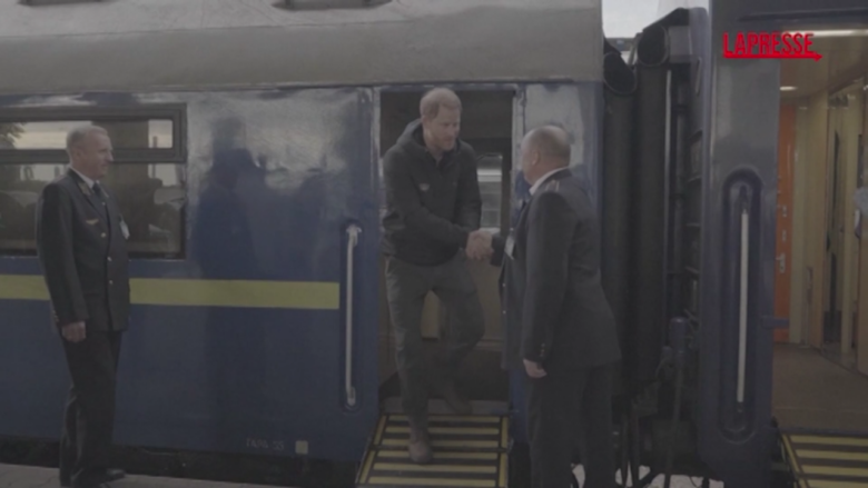Il principe Harry a Kiev, l’arrivo in Ucraina del figlio di Re Carlo III