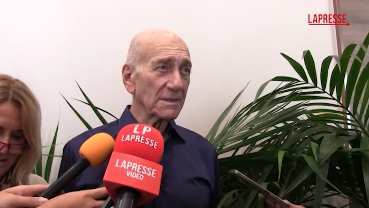 Gaza, Olmert: "Spero guerra finisca subito con liberazione ostaggi" Gaza, Olmert: "Spero guerra finisca subito con liberazione ostaggi"