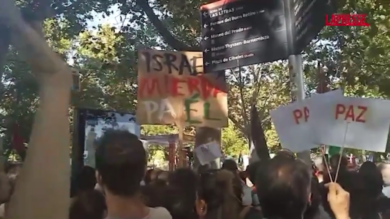 Vuelta, a Madrid le proteste pro Palestina durante la tappa finale