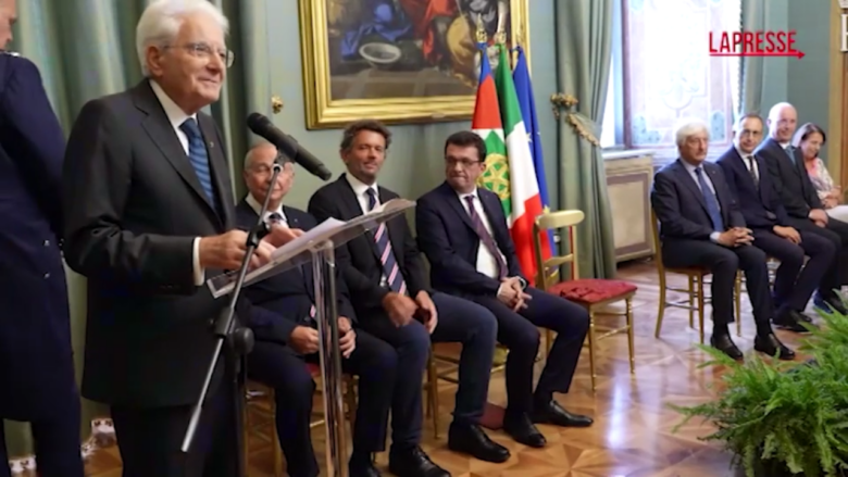 Mattarella riceve premio Burgio: "Privilegio accostamento a insigne italiano"