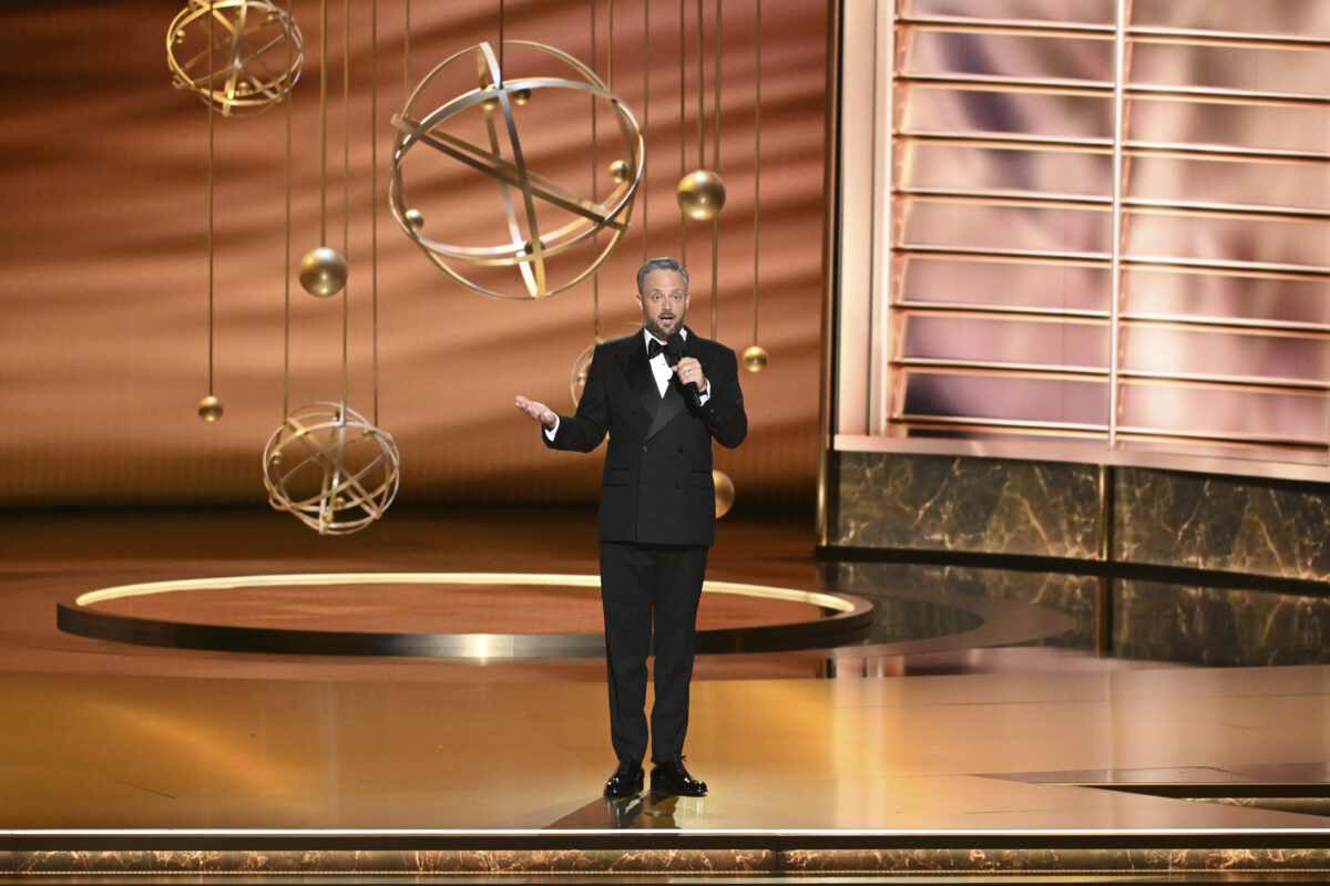 emmy awards 2025 trionfano serie 8216the studio8217 8216adolescence8217 e 8216the pitt8217 ecco tutti i premi assegnati