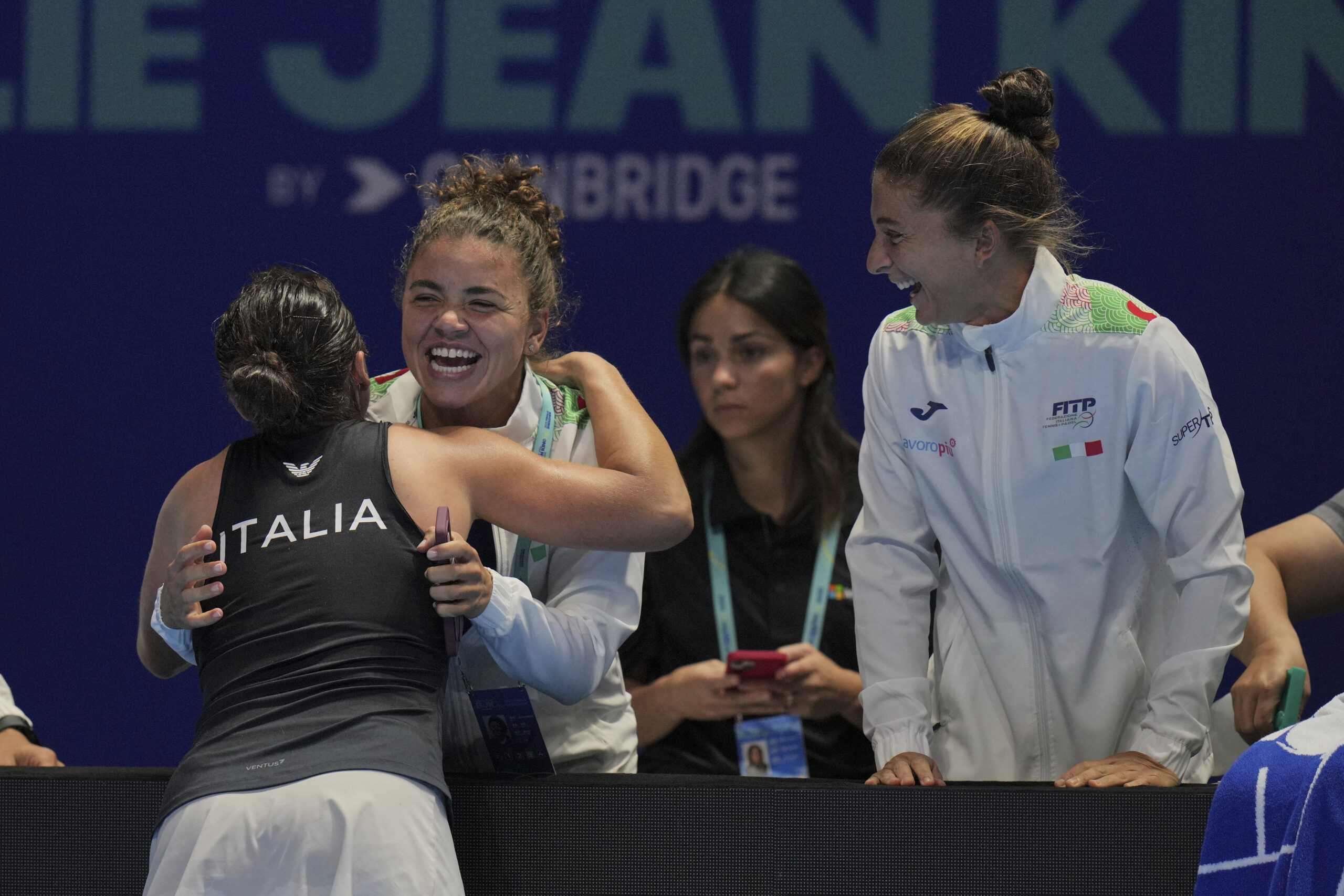 Billie Jean King Cup 2025, Italia-Cina 2-0: azzurre in semifinale Billie Jean King Cup 2025, Italia-Cina 2-0: azzurre in semifinale