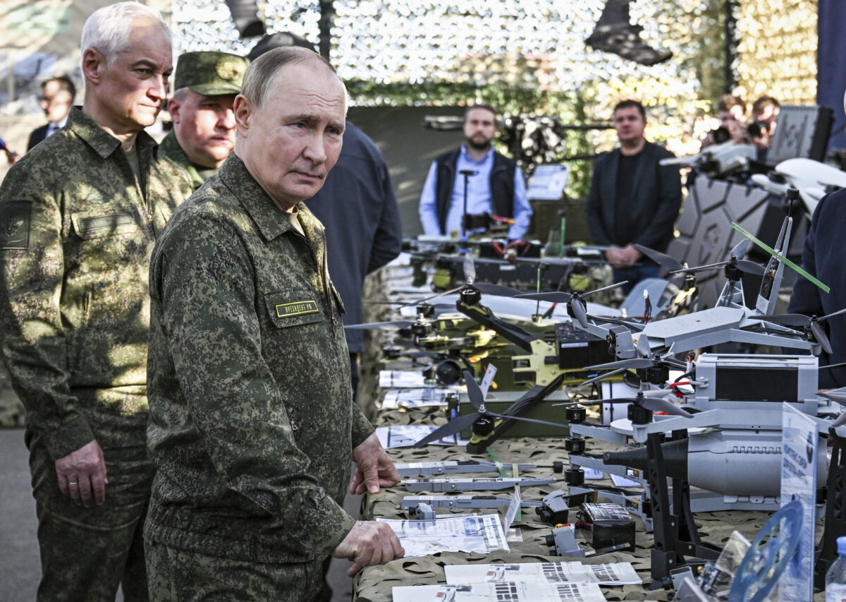Galleria foto 'Russia, Putin in uniforme alle esercitazioni militari ‘Zapad 2025’' - foto 1