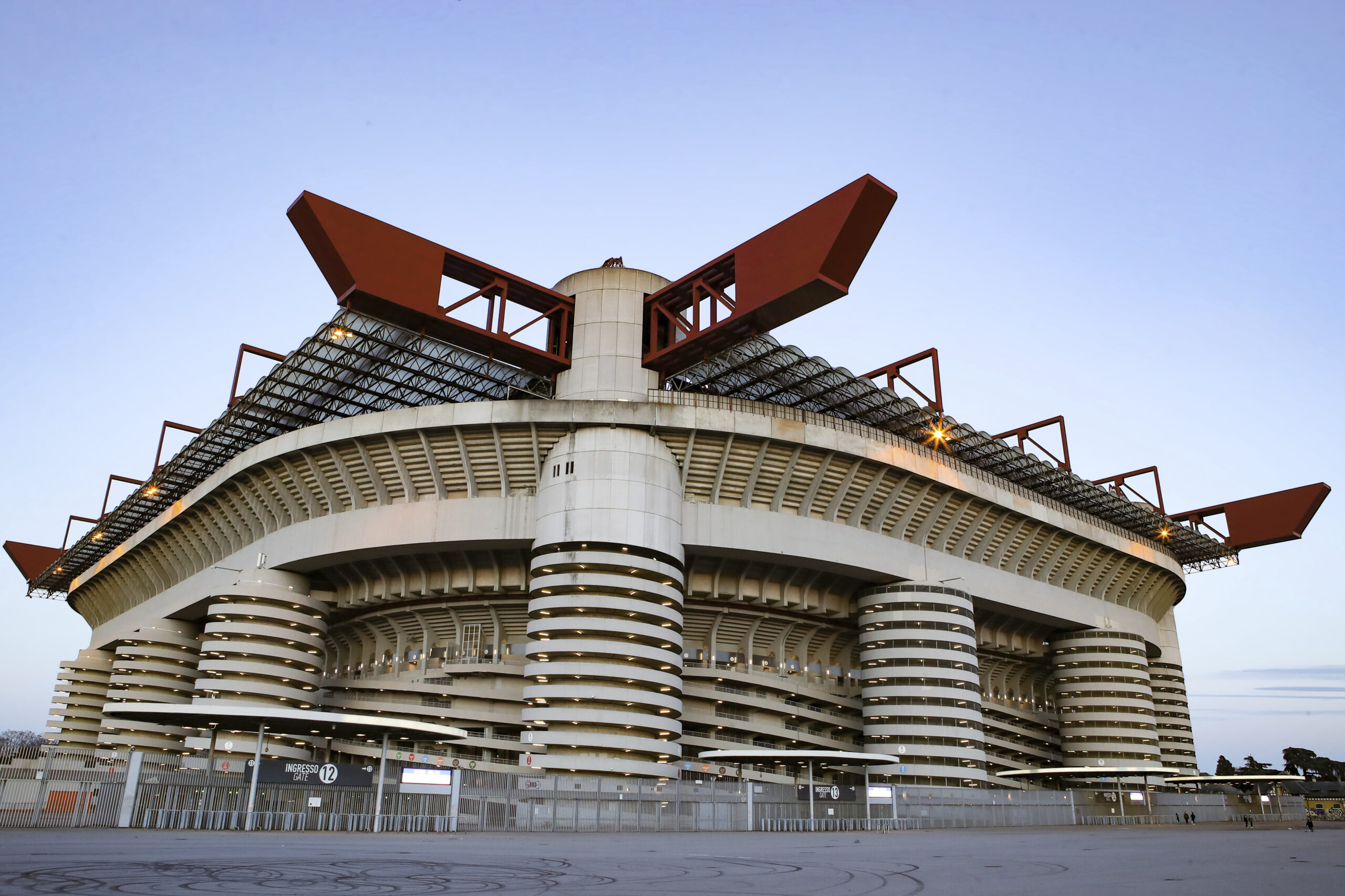 Vendita San Siro, Sala: “C’è accordo con Milan e Inter, mercoledì delibera in Giunta” Vendita San Siro, Sala: “C’è accordo con Milan e Inter, mercoledì delibera in Giunta”
