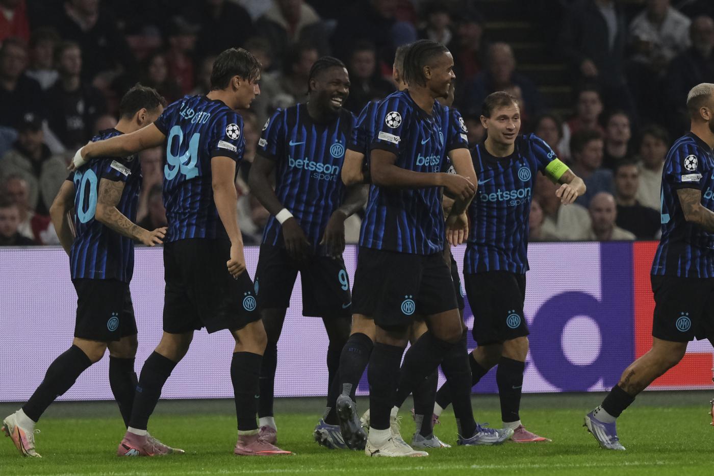 Champions League: l’Inter supera l’Ajax con doppio Thuram, l’Atalanta crolla a Parigi