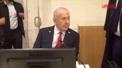 Israele, Netanyahu in tribunale per nuova udienza in processo per corruzione