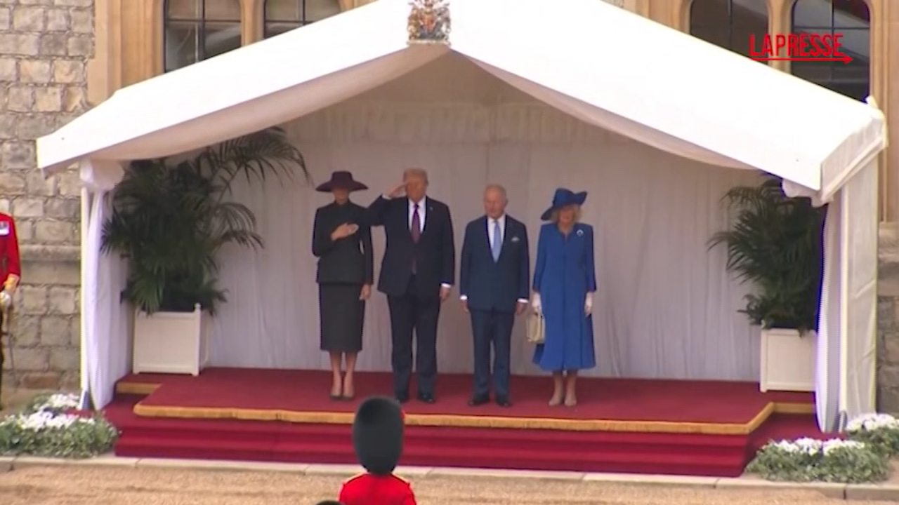 Trump a Londra, gli inni nazionali durante la cerimonia di benvenuto al Castello di Windsor