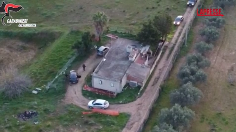 Caltanissetta, blitz antidroga a Gela: 15 misure cautelari