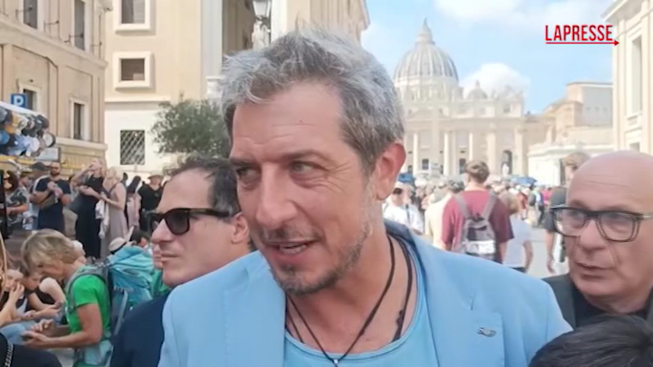 Il Papa riceve il cast di ‘Din don down’, Ruffini: “Felicissimi ed emozionati”