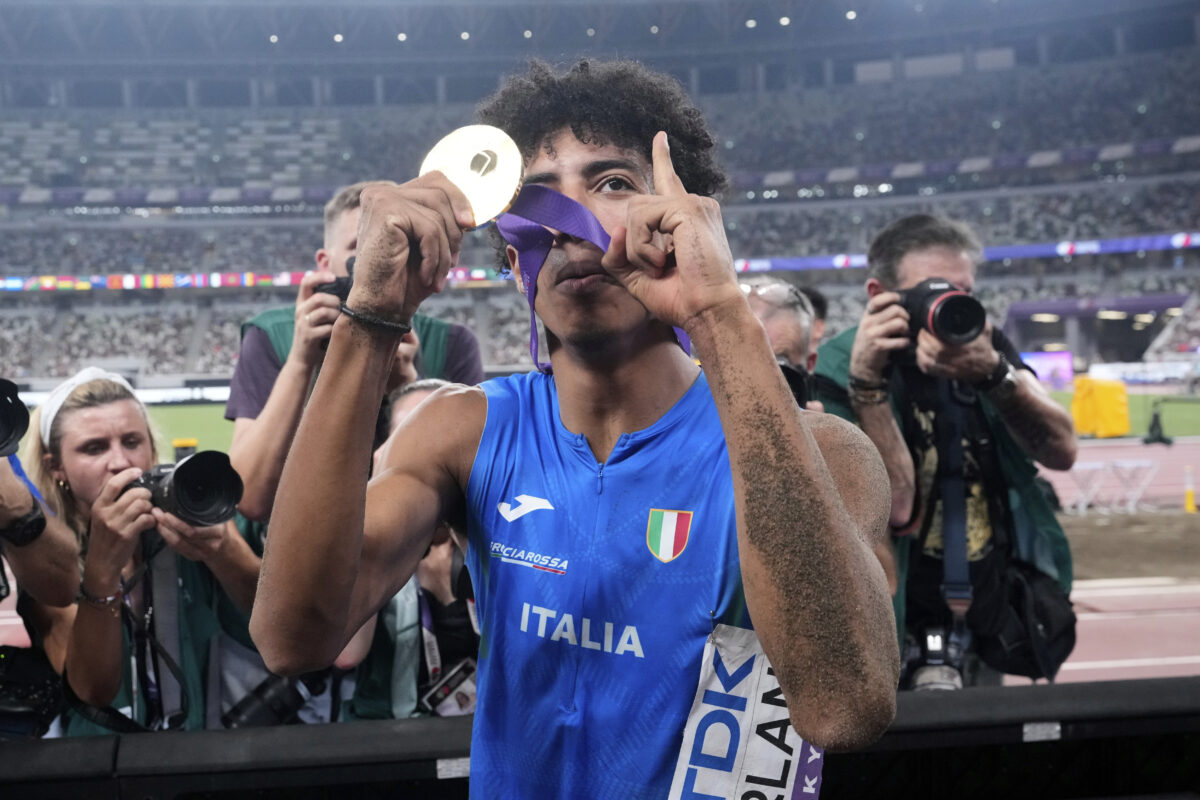 Mondiali atletica 2025, Mattia Furlani oro nel lungo a Tokyo: il salto in 7 foto