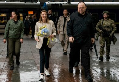 Ucraina, Metsola a Kiev: “L’Europa conferma il suo sostegno”