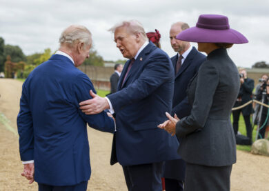 Donald Trump nel Regno Unito, accolto da Re Carlo: “Uno dei più grandi onori della mia vita”