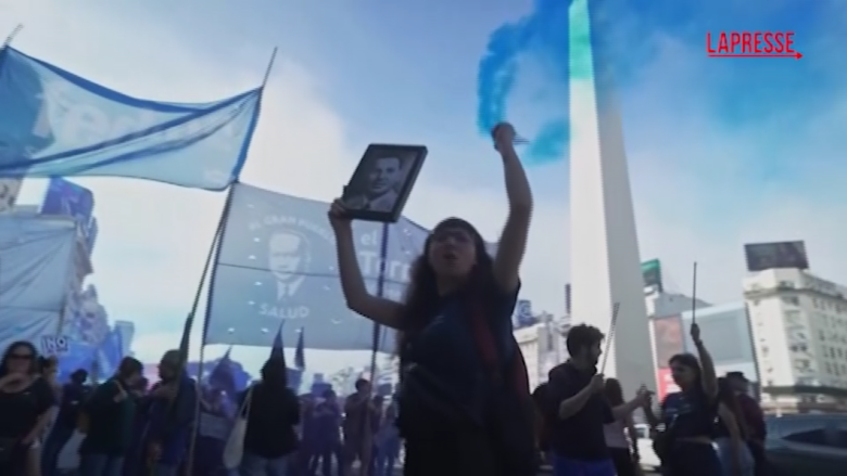 Argentina, revocato veto Milei su fondi università e sanità: migliaia di persone in festa