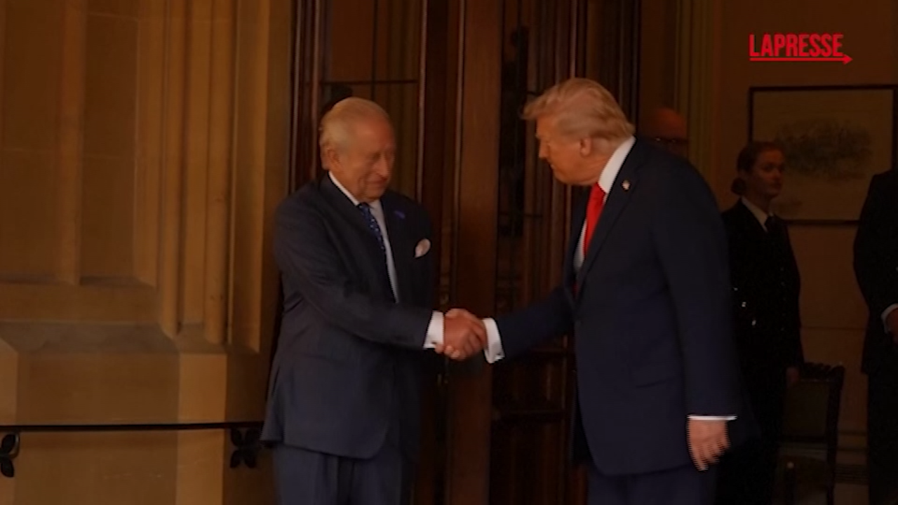 trump saluta re carlo iii prima di lasciare il castello di windsor