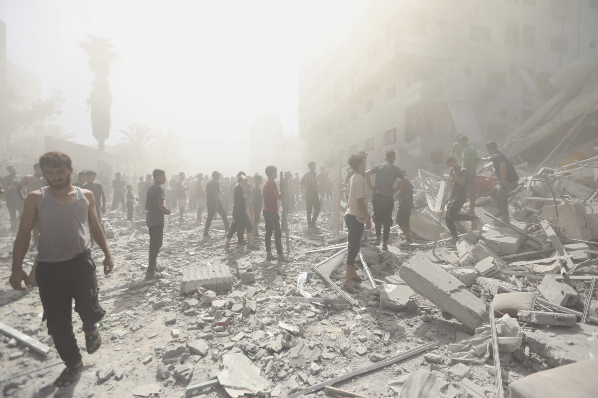 Gaza, almeno 14 morti in attacchi Israele dall’alba – La diretta