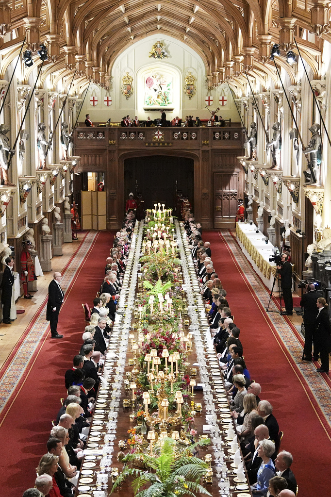 Galleria foto 'Trump a Londra, la cena di gala a Windsor e i look di Melania e della principessa Kate: le foto' - foto 6