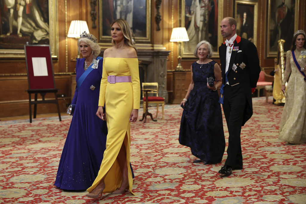 Galleria foto 'Trump a Londra, la cena di gala a Windsor e i look di Melania e della principessa Kate: le foto' - foto 3
