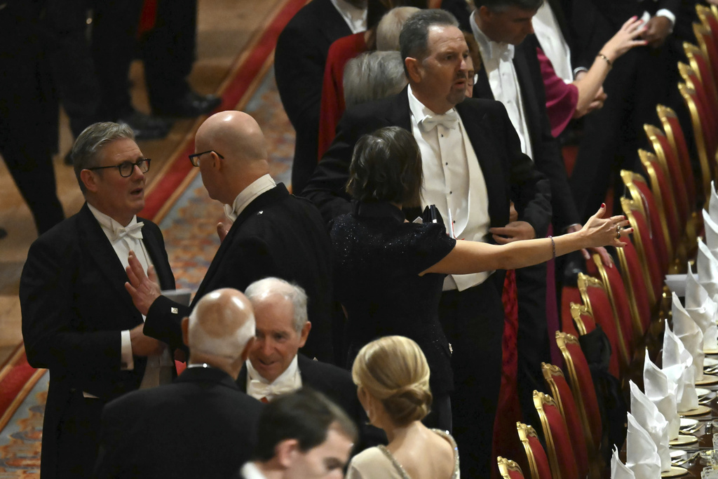 Galleria foto 'Trump a Londra, la cena di gala a Windsor e i look di Melania e della principessa Kate: le foto' - foto 11