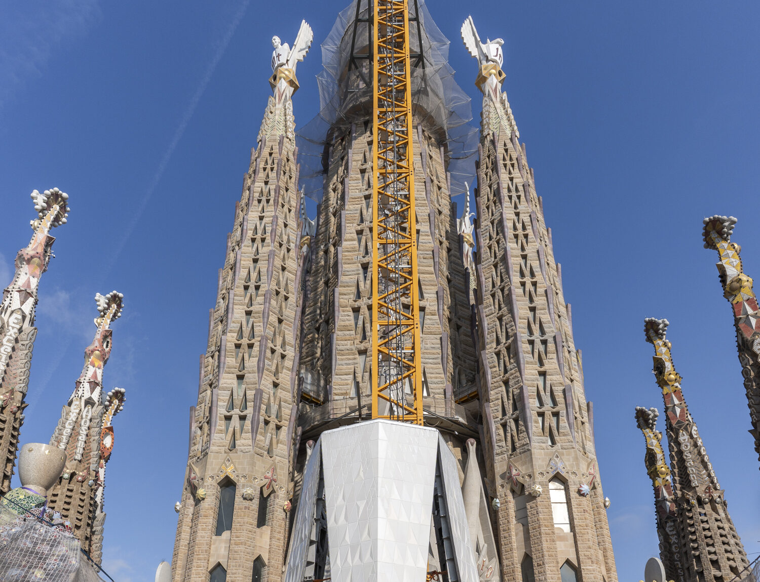 spagna la sagrada familia raggiunger224 la massima altezza nel centenario della morte di gaud236