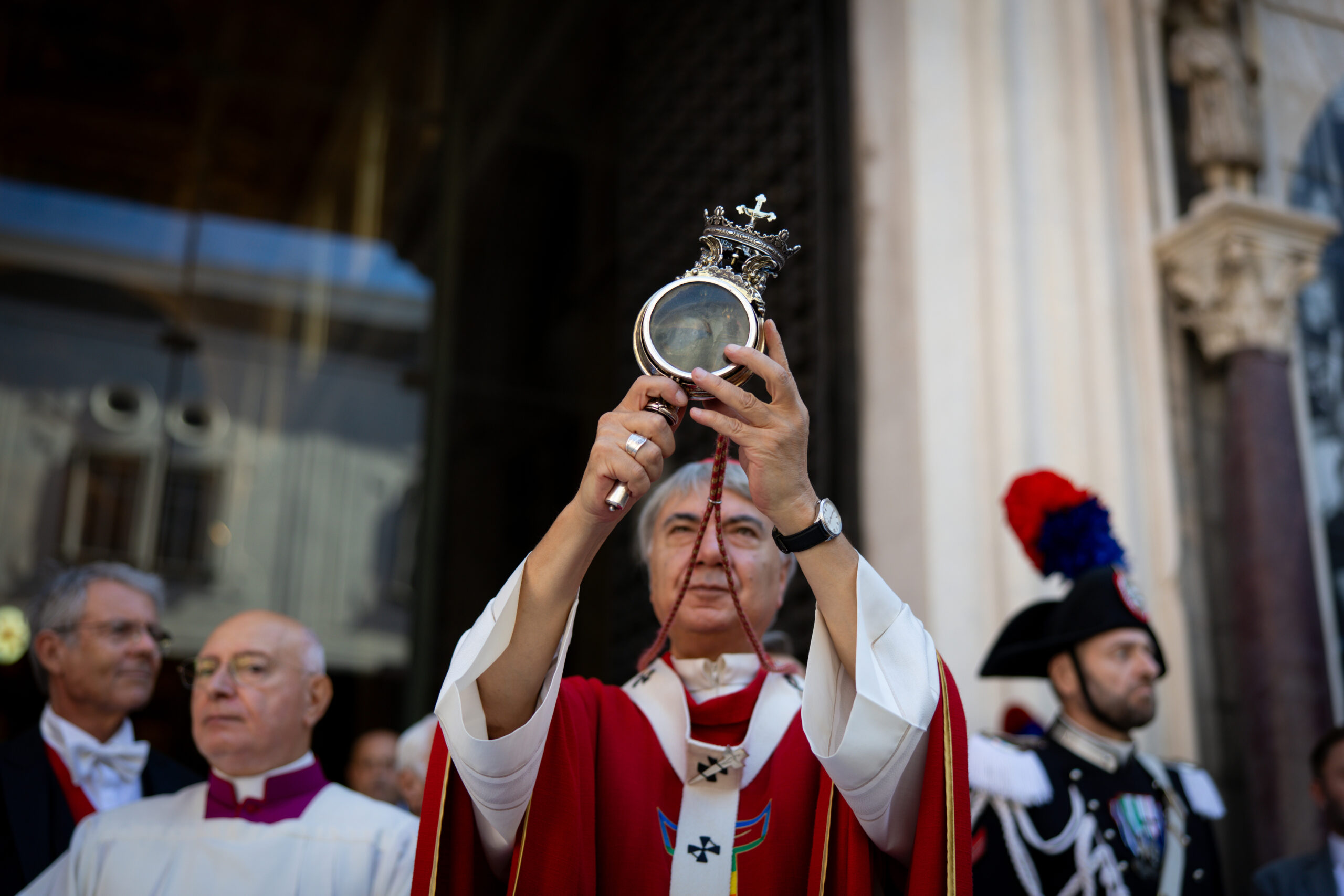 San Gennaro, si ripete il miracolo: il sangue si è sciolto