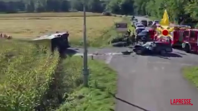 Udine: scuolabus si ribalta dopo scontro con auto, due bambini feriti