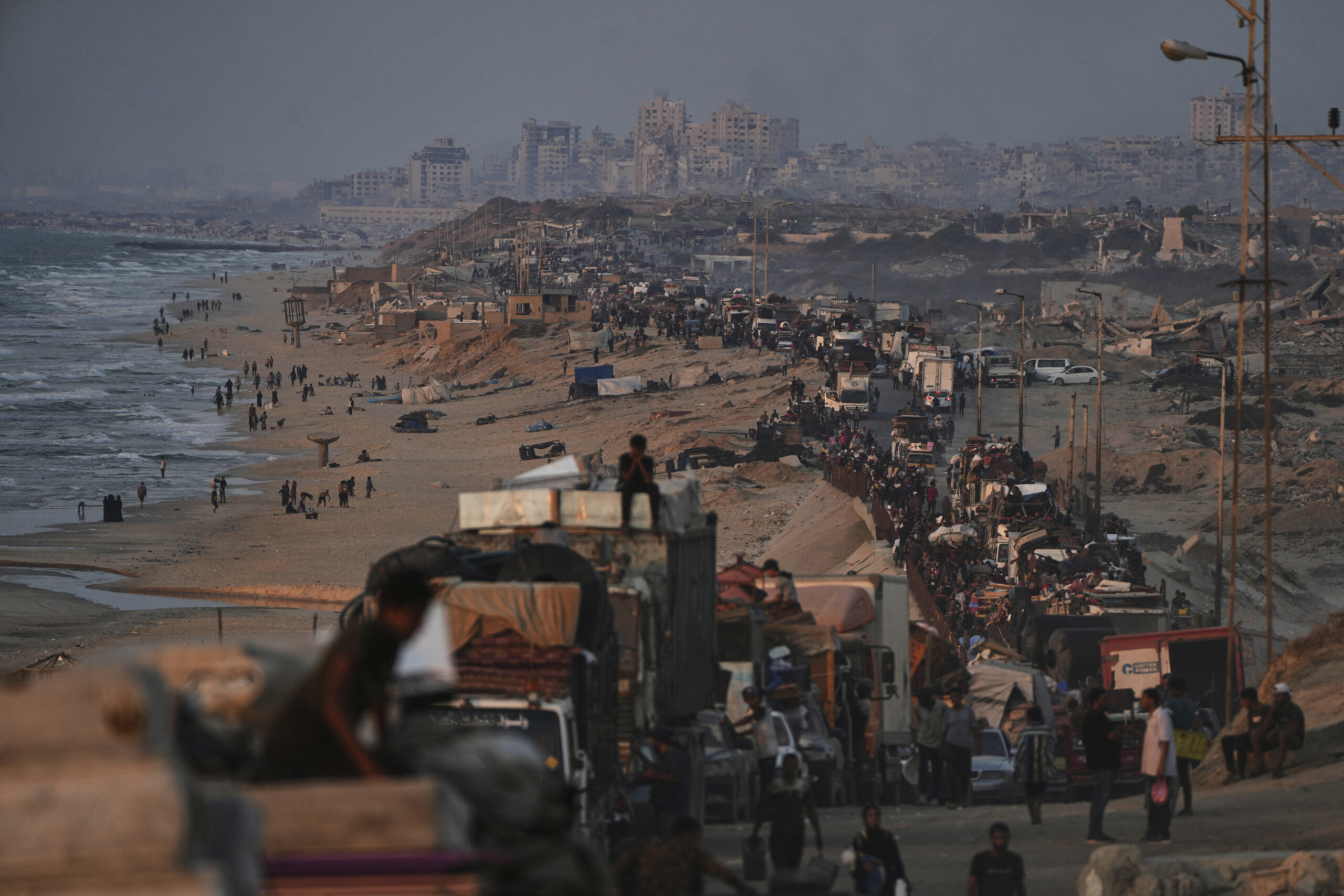 Gaza, Israele: “Forza senza precedenti, palestinesi vadano via” Gaza, Israele: “Forza senza precedenti, palestinesi vadano via”