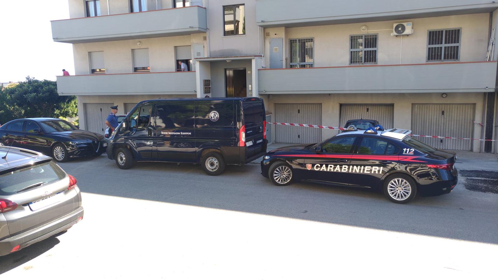 Ancona, uomo trovato morto in un garage a Loreto: ipotesi omicidio 
