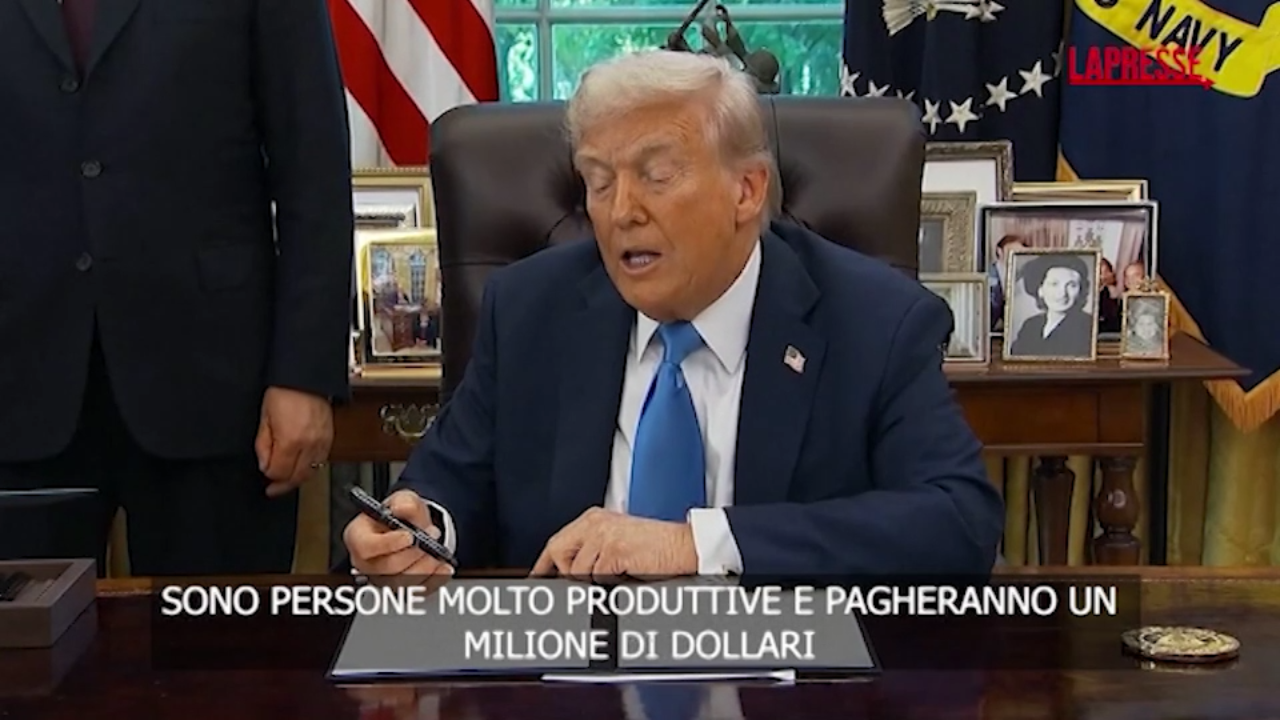 Trump firma ordine per visti Trump firma ordine per visti